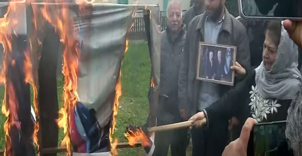 Mehbooba Mufti Protests Against US-Israel Actions in Srinagar