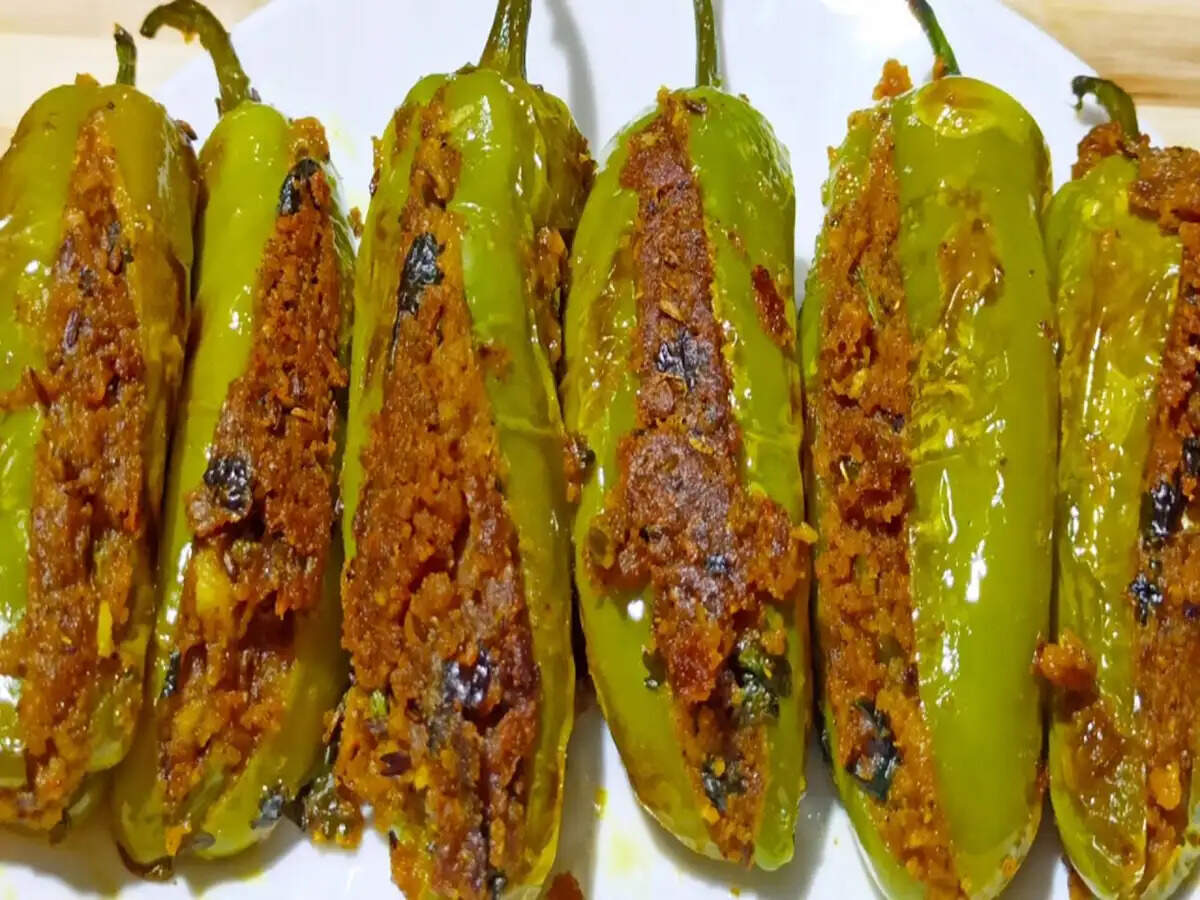 Delicious Rajasthani Besan Mirchi Recipe: A Spicy Delight