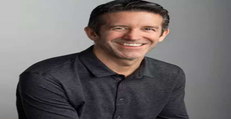 Apple Appoints John Ternus as New CEO, Tim Cook Transitions to Executive Chairman