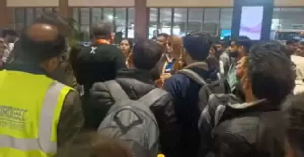 Severe Fog Disrupts Air Travel Across India: Passengers Left Stranded