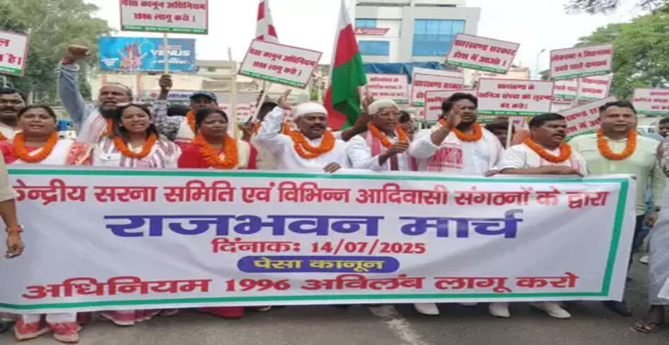 Tribal organisations march to Raj Bhavan, demand implementation of PESA Act in Jharkhand
