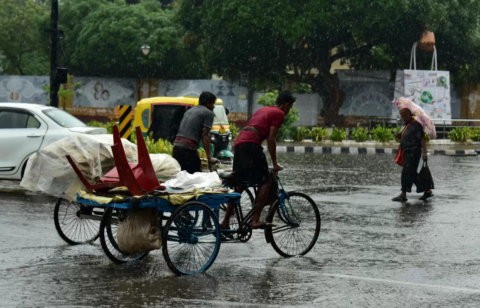 Bhubaneswar's Rainy Day: A Glimpse into the City Amidst Low Pressure