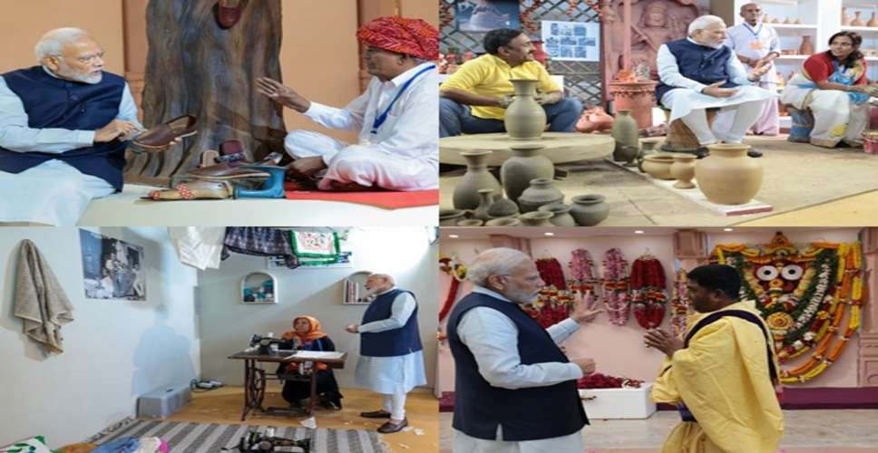 PM Modi interacts with craftsmen, shares pictures