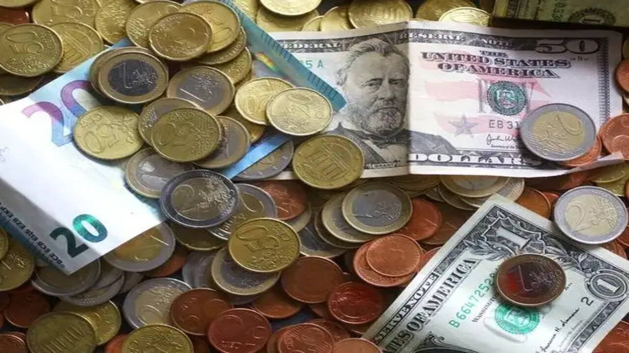 India's Forex Reserves Reach Record High Amid Economic Strategies