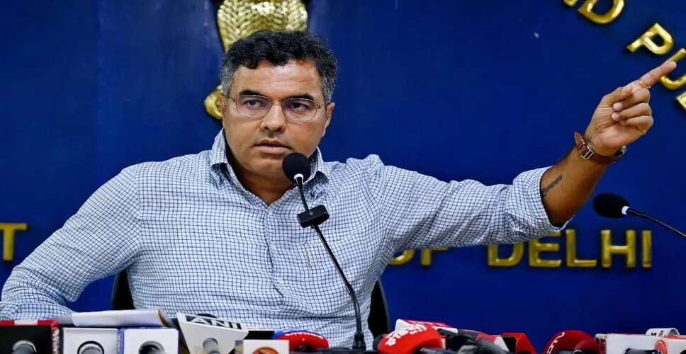 Delhi Politics Erupts Over Allegations of Luxury Living by Kejriwal