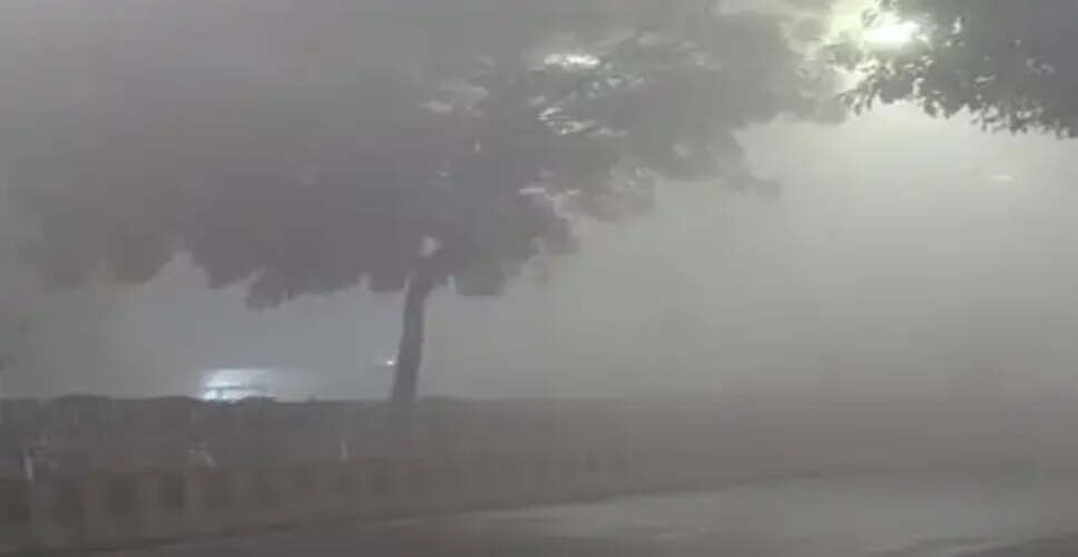 April Weather Surprises: Fog and Rain Hit Northern India