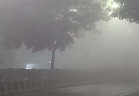 April Weather Surprises: Fog and Rain Hit Northern India