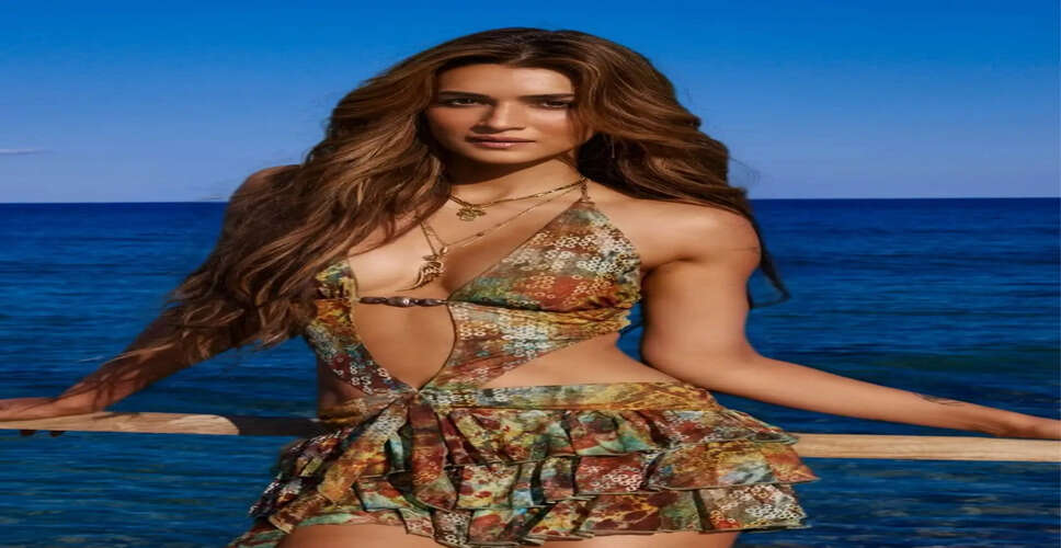 Kriti Sanon Dazzles Fans with Stunning Photos from 'Cocktail 2'