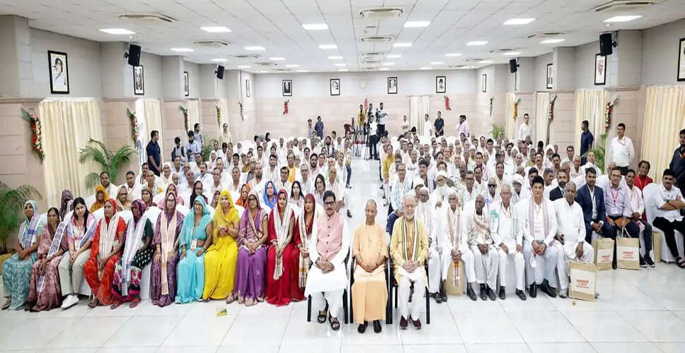 Farmers Celebrate Land Dedication for Noida International Airport with Chief Minister