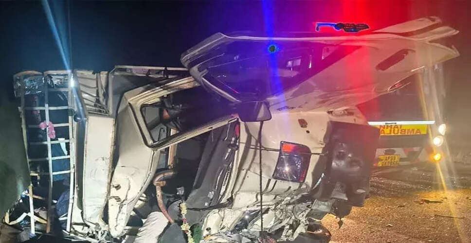 Tragic Accident Claims Lives of Eight Pilgrims in Andhra Pradesh