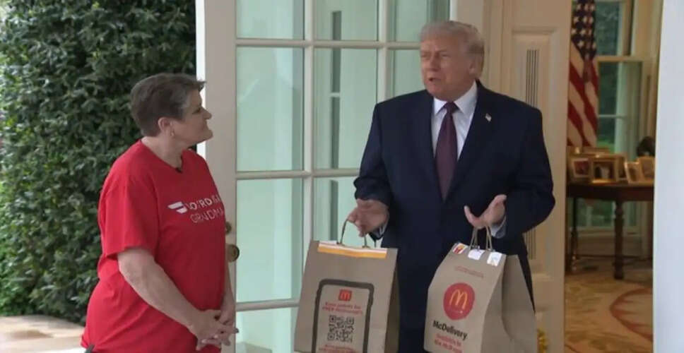 Unexpected Lunch Delivery at the Oval Office: Trump Promotes Economic Policies