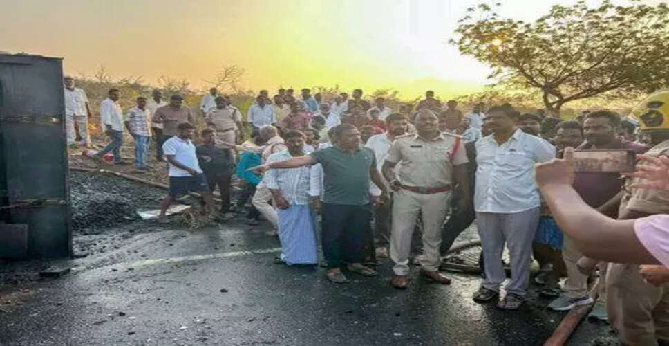 Tragic Bus Accident in Chhindwara Claims Lives and Leaves Many Injured