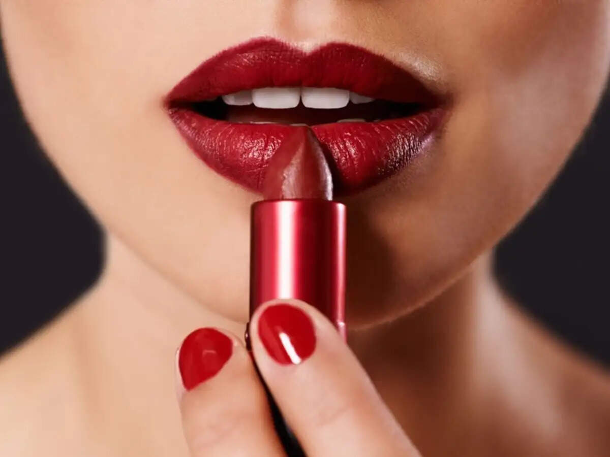 Mastering Red Lipstick: Essential Styling Tips