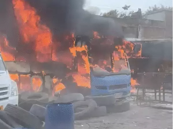 Massive Fire Erupts in Indore's Illegal Parking Area, Five Buses Destroyed