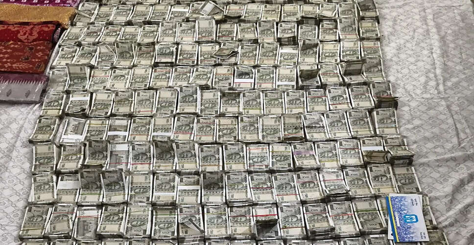 Odisha Engineer Caught Disposing Cash from Apartment Amid Corruption Investigation