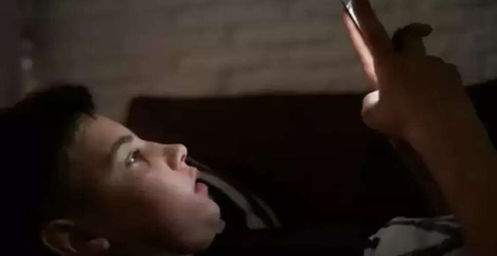 Support for Social Media Ban Among Children Grows in India