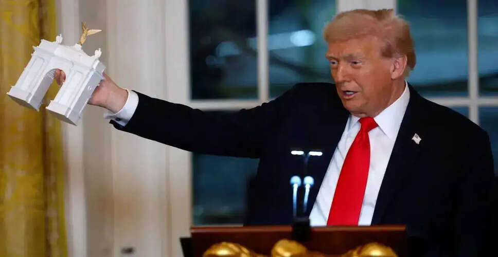 Trump's Proposed 250-Foot Arch Receives Initial Approval in Washington D.C.