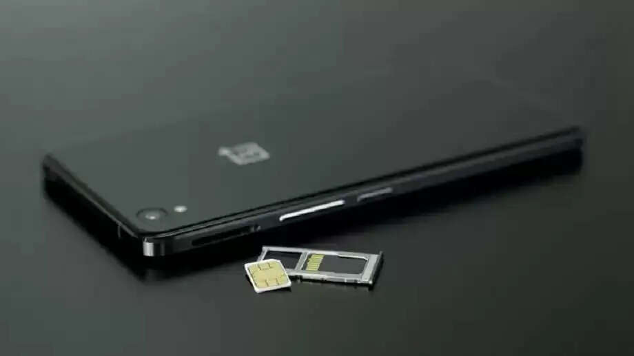 Government Plans to Regulate Dual SIM Card Usage in Smartphones