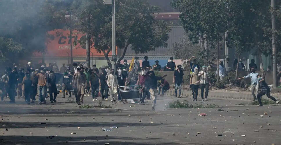 US Marines Fire on Protesters at Karachi Consulate Amid Unrest