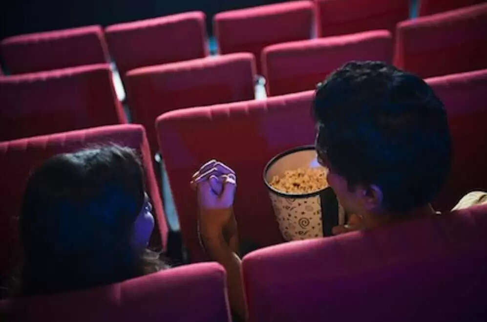 Unexpected Breakup Over Snacks: A Viral Dating Story