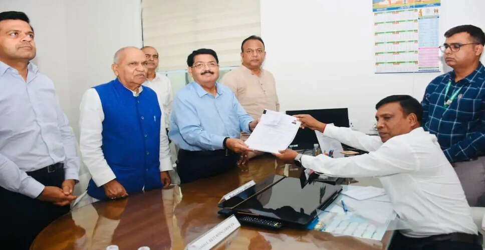 Mukesh Ambani's Associate Parimal Nathwani Files Nomination for Jharkhand Rajya Sabha Elections
