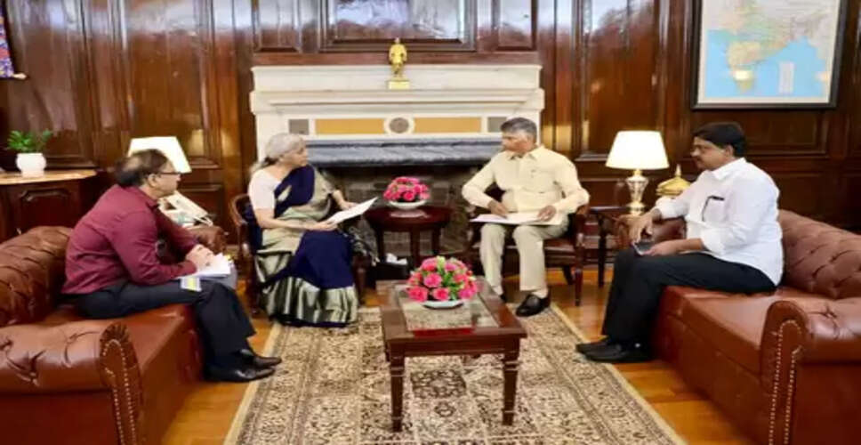 Andhra Pradesh CM seeks Centre's nod for Polavaram&ndash;Banakacherla Link Project