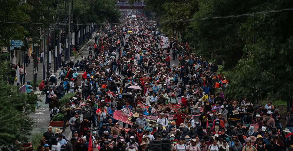 Tensions Rise in Mexico City Ahead of FIFA World Cup Amid Teacher Protests