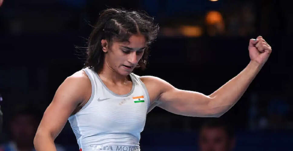 Vinesh Phogat Responds to WFI's Show-Cause Notice Amid Controversy