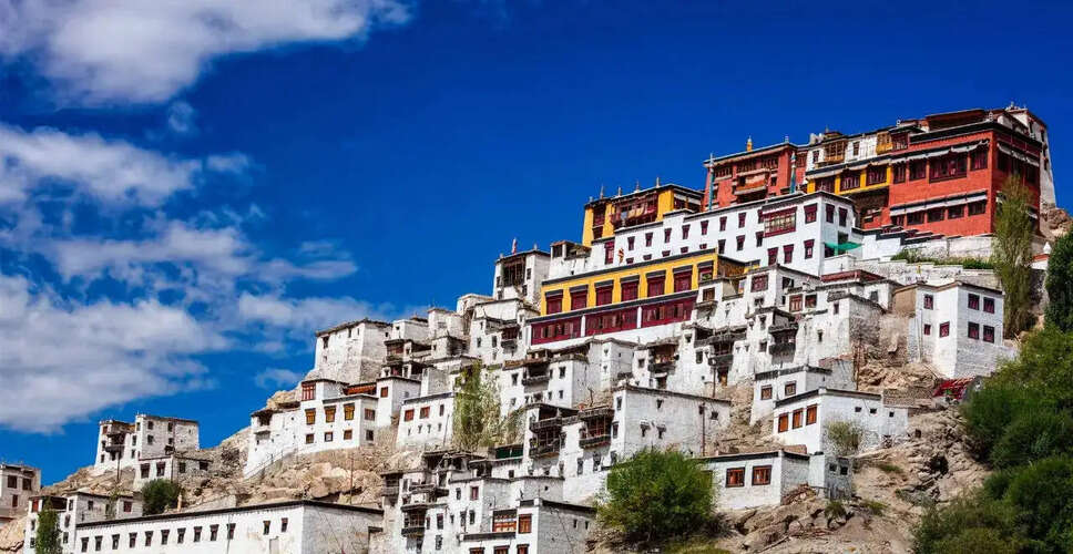 Ladakh Grants 'Industry' Status to Hotels and Guest Houses to Boost Tourism