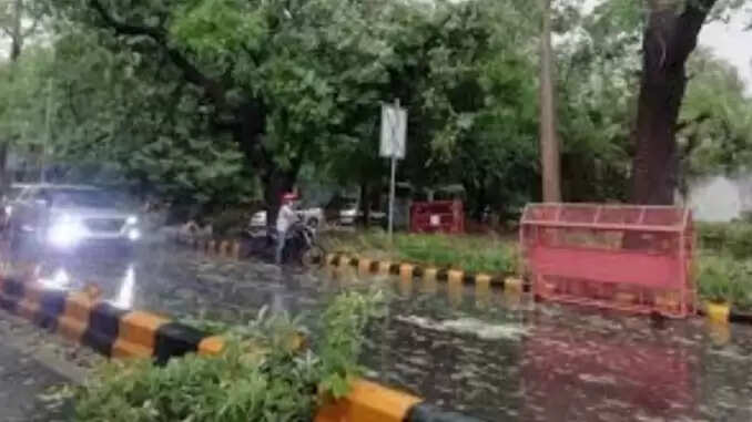 Severe Rainfall Causes Traffic Chaos in Delhi-NCR