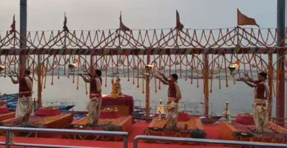 Ganga Dussehra Celebrations Draw Thousands of Devotees in Uttar Pradesh