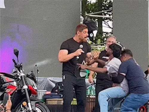 John Abraham's Heartwarming Interaction with a Fan Goes Viral