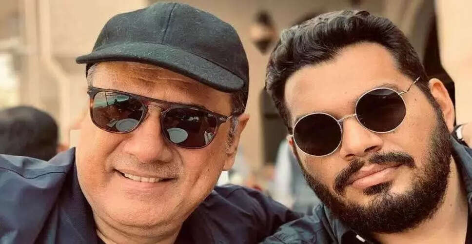Celebrating Bollywood's Family Connections on Parents' Day