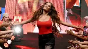 Nikki Bella Implements 'No Prom Pose' Rule Following Controversial Fan Photo