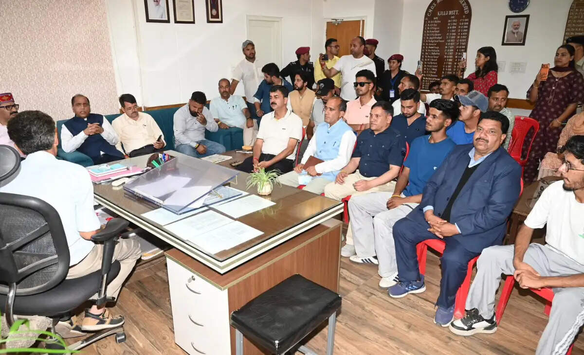Political Outcry Over Alleged Medical Negligence in Kullu Childbirth Incident