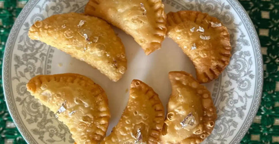 Delicious Sugar-Free Gujiyas Recipe for a Healthier Holi Celebration
