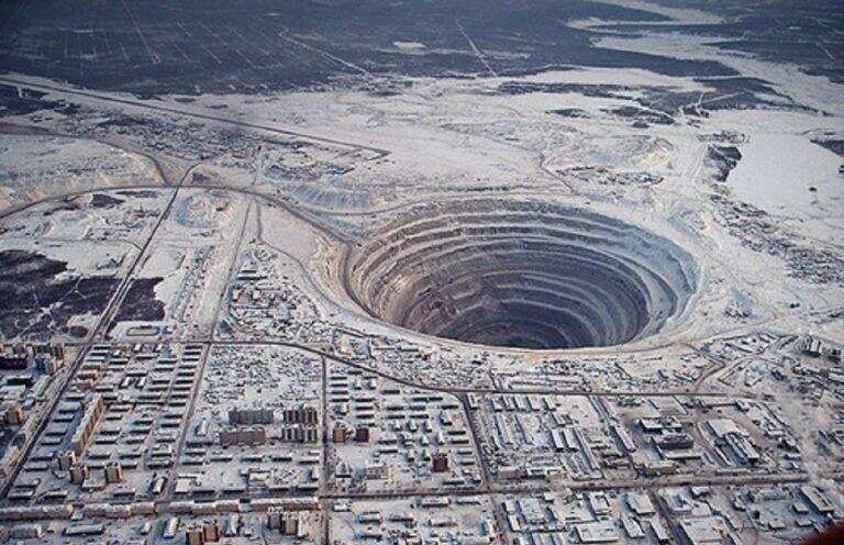 Kola Superdeep Borehole:The Deepest Borehole In The World