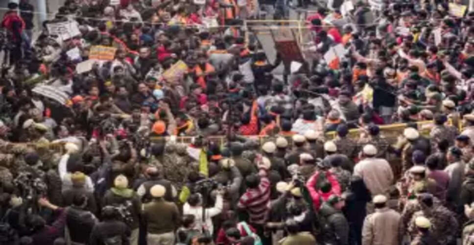 What Sparked the Protests by VHP and Bajrang Dal Near the Bangladesh High Commission?