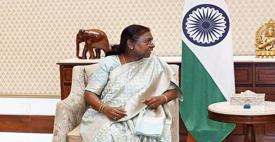 President Murmu Honors Indian Navy on Navy Day