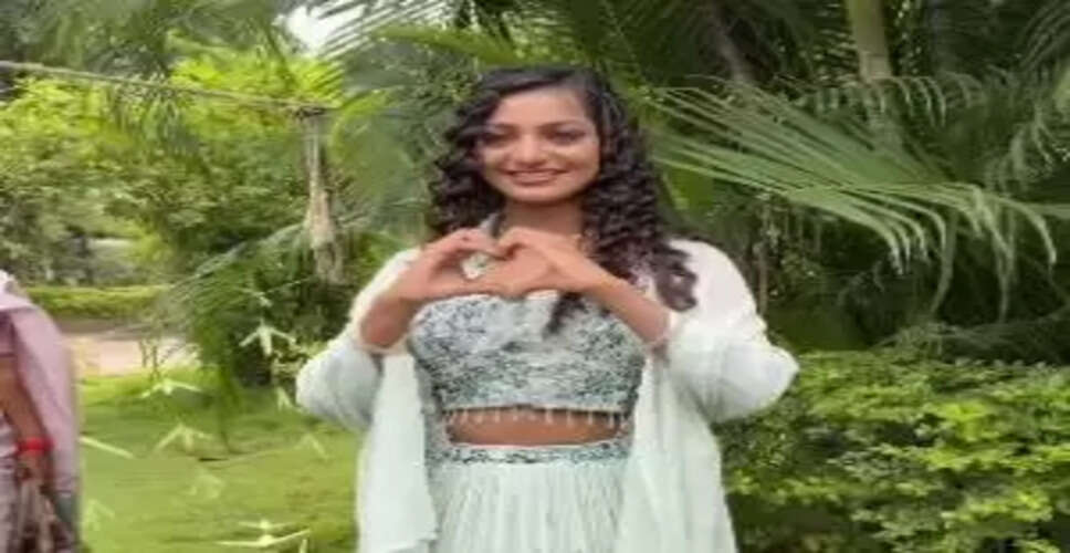 From Selling Garlands to Stardom: The Inspiring Journey of Monalisa