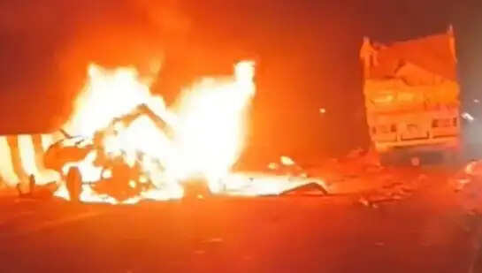 Tragic Road Accident in Mirzapur Claims Lives of Seven