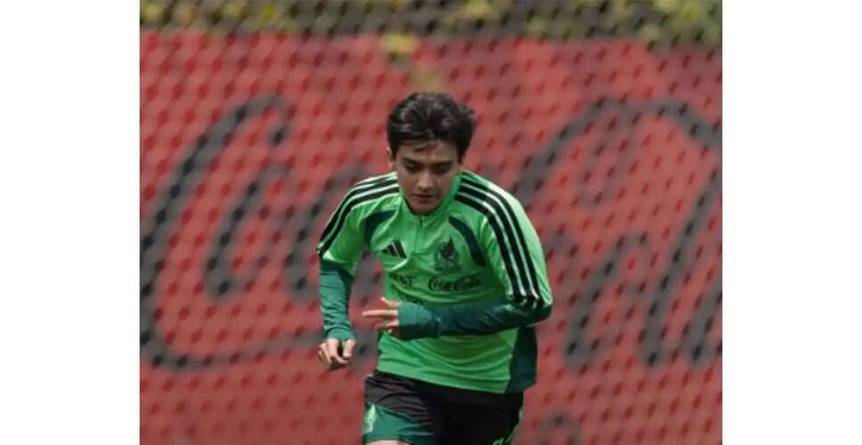 Gilberto Mora Becomes Youngest Player to Start for Mexico in FIFA World Cup History