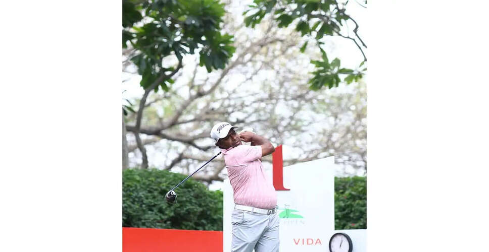 Chacarra Leads Indian Open as Indian Players Shine