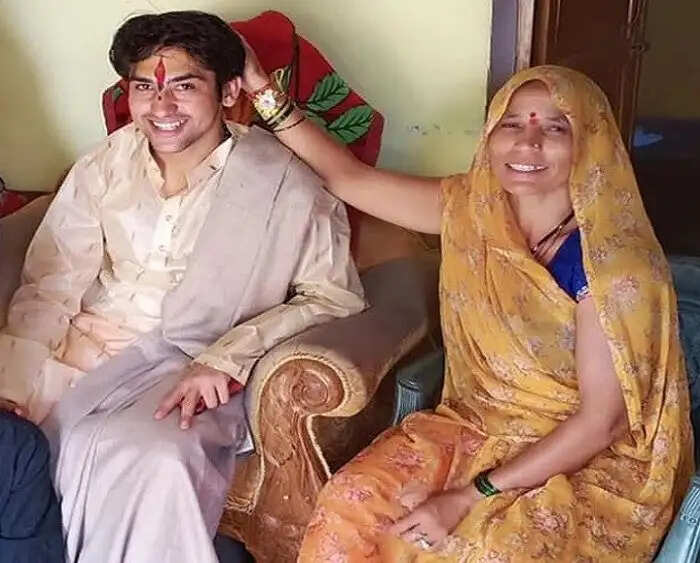 Dhirendra Krishna Shastri: The Rising Star of Bageshwar Dham