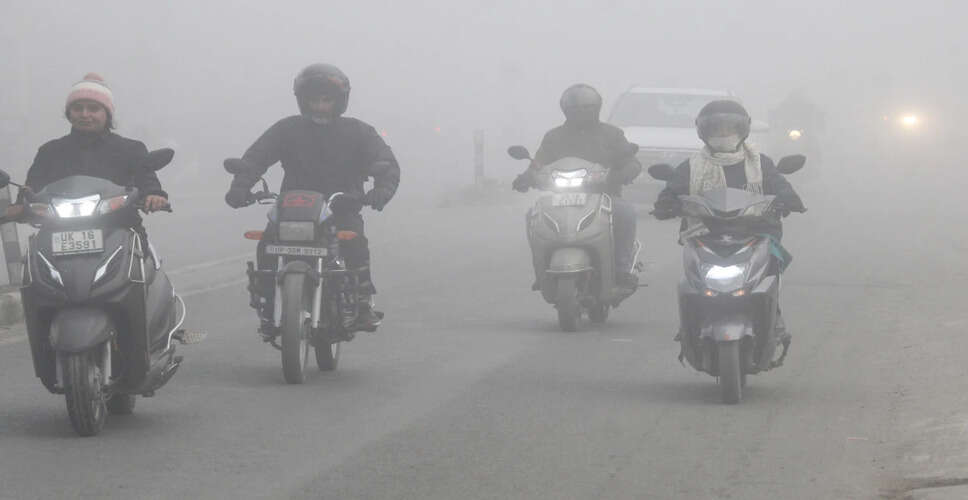 Dense Fog Disrupts Visibility in Delhi-NCR Region