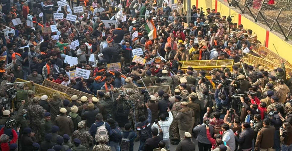 Protests Erupt in Delhi Against Lynching of Hindu Man in Bangladesh