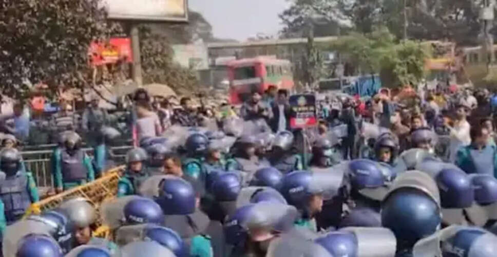 What&rsquo;s Behind the Arrests of Awami League Activists on Their 77th Anniversary?
