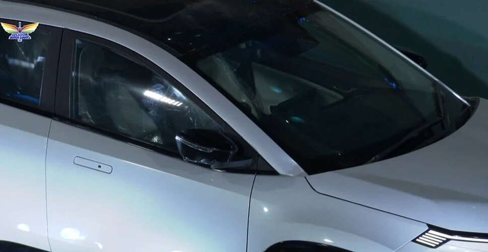 Mitchell Marsh's Powerful Hit Leaves Mark on Tata Curvv During IPL 2025