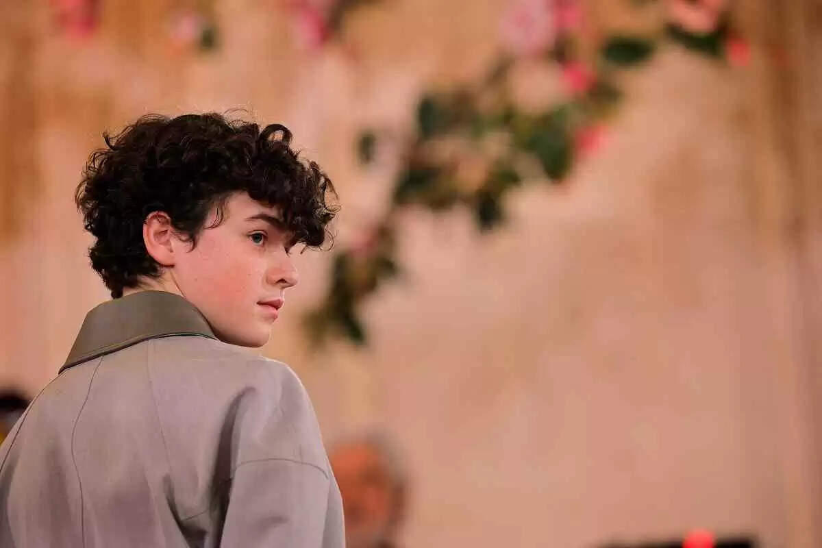 Golden Globes 2023: Major Wins for Anderson and Zhao