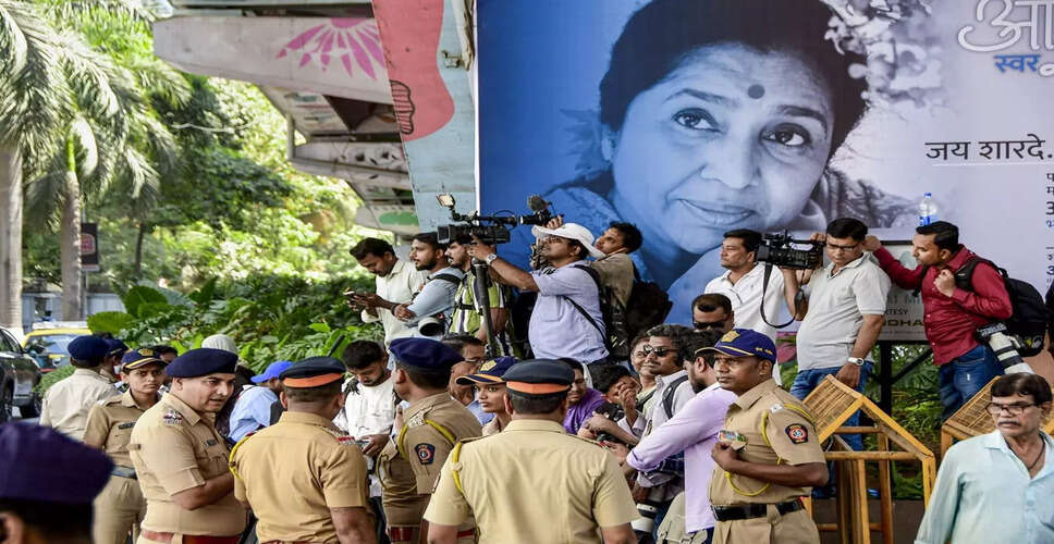 Asha Bhosle's Final Farewell: A Tribute to the Legendary Singer